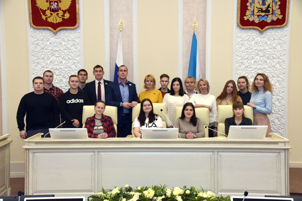 24 октября 2019 года группа студентов колледжа посетила  Областное собрание депутатов в городе Архангельск. 